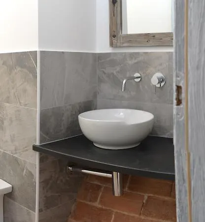 Cascina Il Dovese 3* Габияно