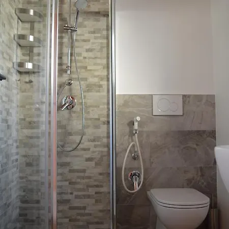 Cascina Il Dovese 住宿加早餐酒店 加比亚诺